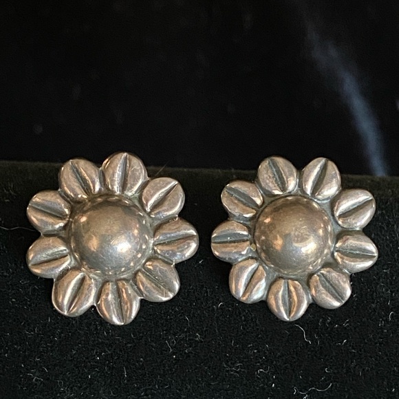 VINTAGE SIGNED MWS 925 STERLING SILVER MEXICO SUNFLOWER STUD EARRINGS - Picture 7 of 9